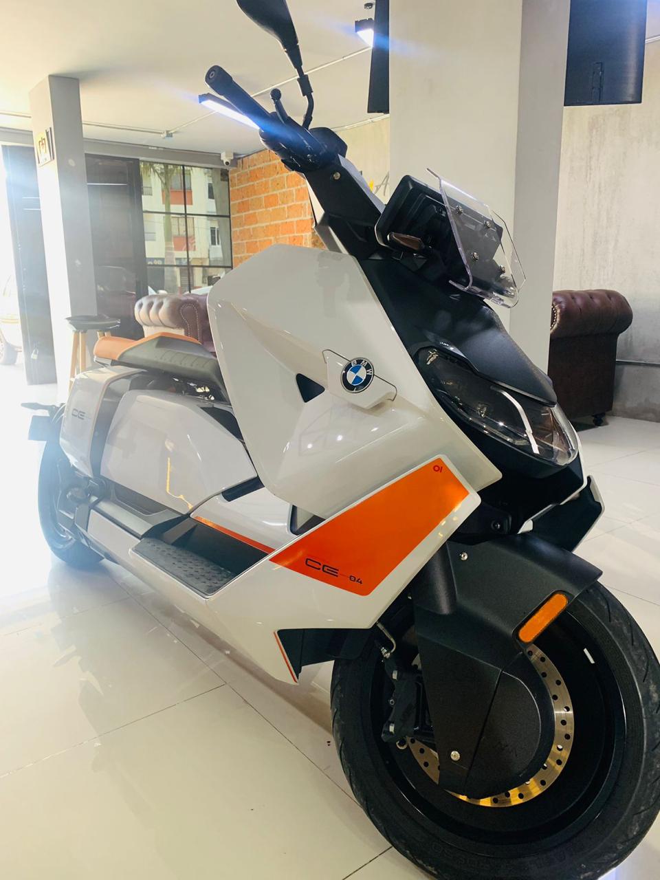 Lee más sobre el artículo Historia de BMW Motorrad: Legado y Pasión sobre Dos Ruedas